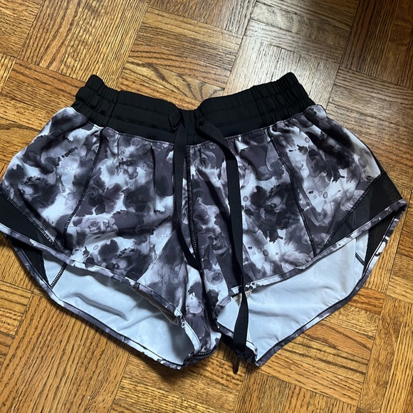 Lululemon Shorts - Picture 3 of 9
